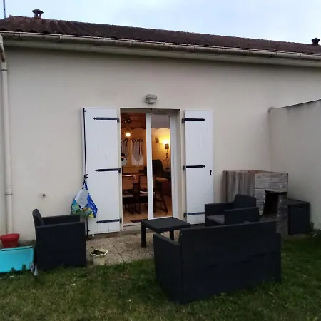 Maison De Ville Avec Parking Gratuit Sur Place * 米尼亚卢博瓦尔