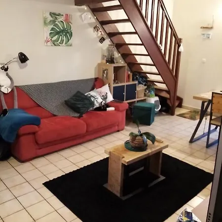 Maison De Ville Avec Parking Gratuit Sur Place